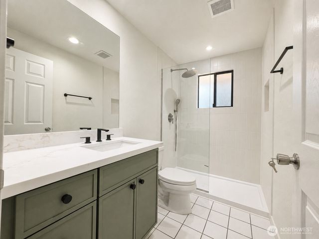 2502 202nd Place SW, Lynnwood, WA 98036