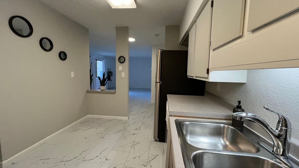 221 Grand Avenue W 108, South Saint Paul, MN 55075 — photo 3