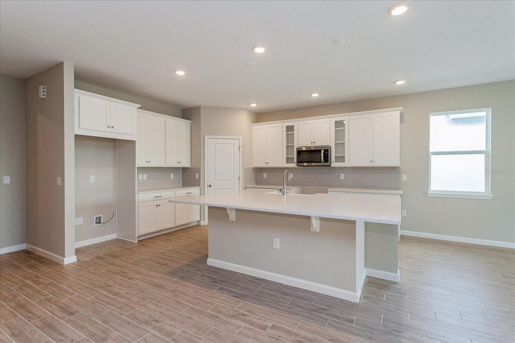 Image 2 of property listing at 6045 FLOWERING CHERRY BEND, Winter Garden, FL 34787