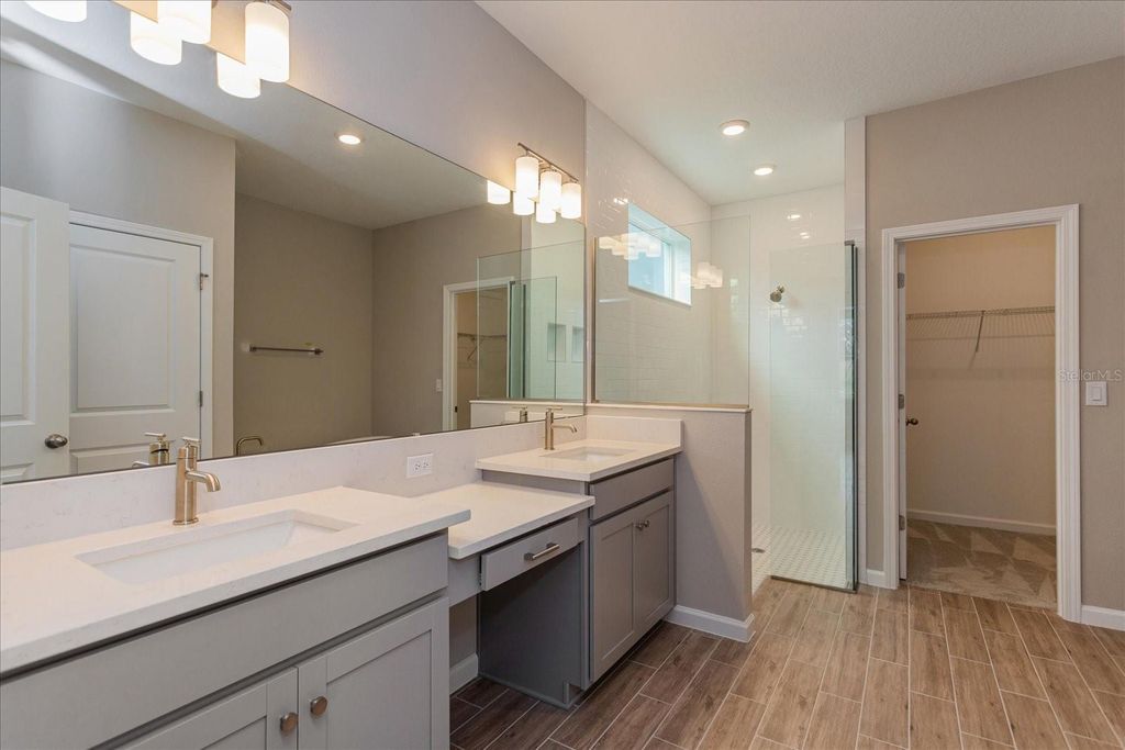 Image 12 of property listing at 6045 FLOWERING CHERRY BEND, Winter Garden, FL 34787