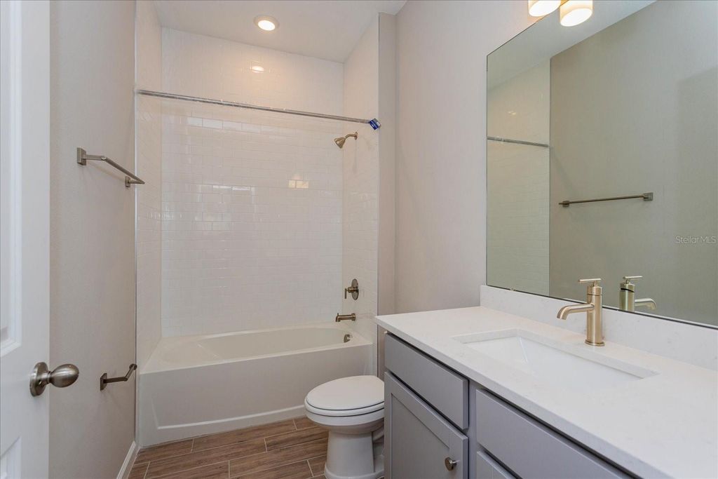 Image 19 of property listing at 6045 FLOWERING CHERRY BEND, Winter Garden, FL 34787