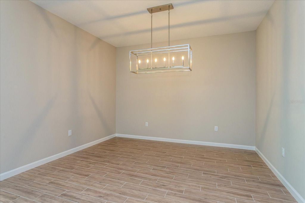 Image 5 of property listing at 6045 FLOWERING CHERRY BEND, Winter Garden, FL 34787