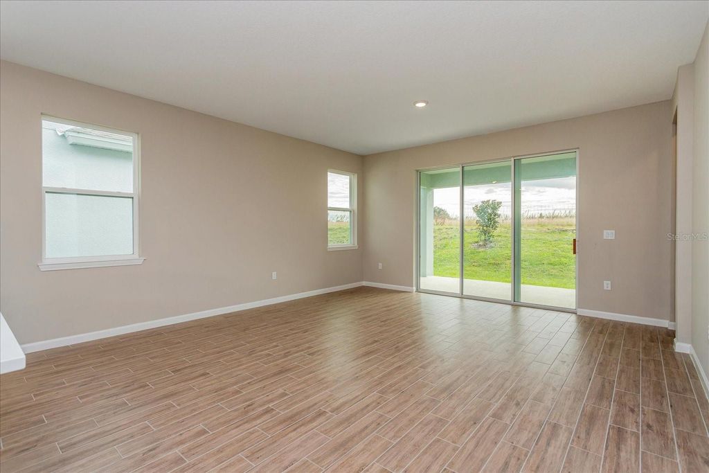 Image 7 of property listing at 6045 FLOWERING CHERRY BEND, Winter Garden, FL 34787