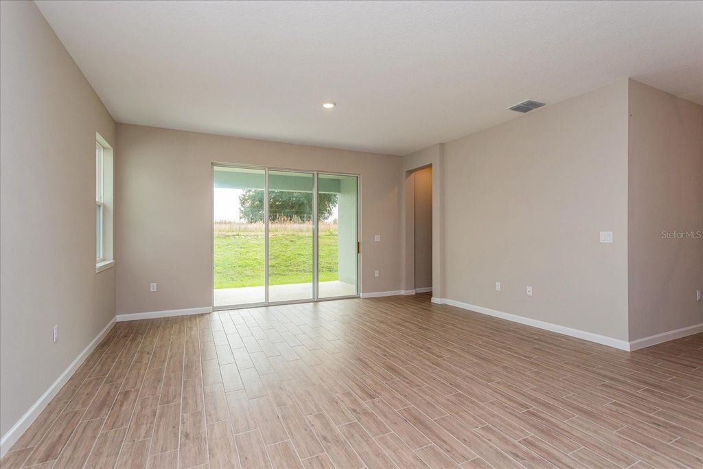 Image 8 of property listing at 6045 FLOWERING CHERRY BEND, Winter Garden, FL 34787