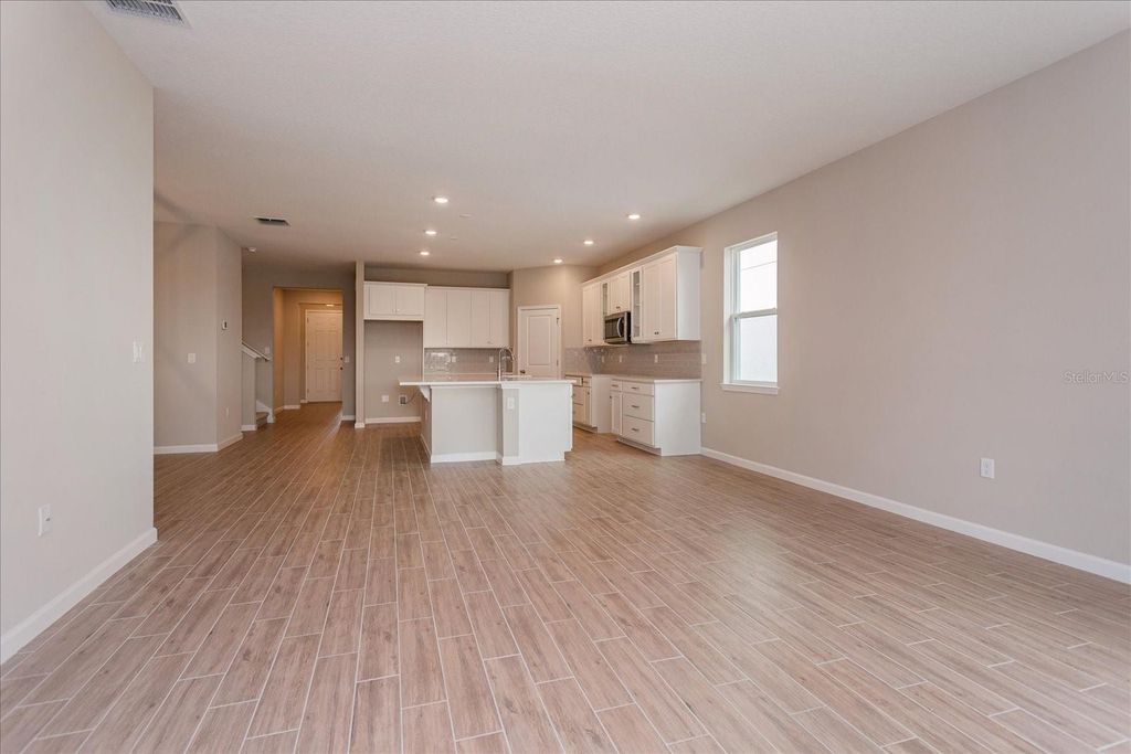 Image 9 of property listing at 6045 FLOWERING CHERRY BEND, Winter Garden, FL 34787