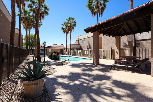 3221 N 37TH Street 32, Phoenix, AZ 85018