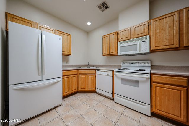 3221 N 37TH Street 32, Phoenix, AZ 85018