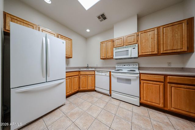 3221 N 37TH Street 32, Phoenix, AZ 85018