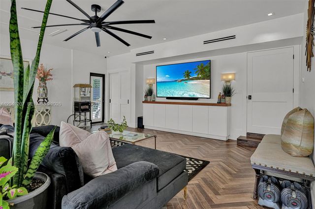 16416 NE 32nd Ave, North Miami Beach, FL 33160