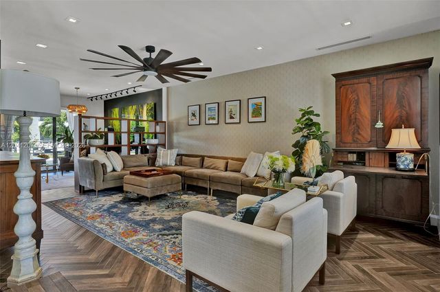 16416 NE 32nd Ave, North Miami Beach, FL 33160