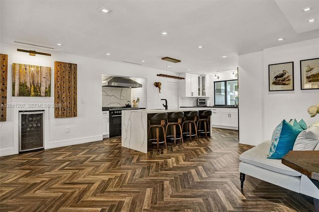 16416 NE 32nd Ave, North Miami Beach, FL 33160
