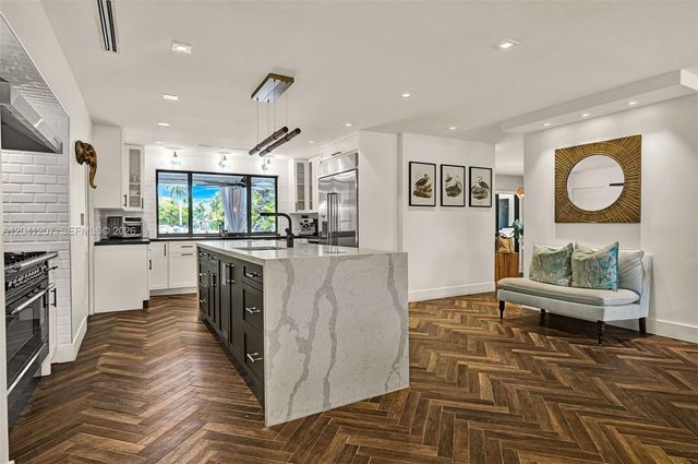 16416 NE 32nd Ave, North Miami Beach, FL 33160