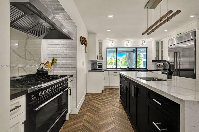 16416 NE 32nd Ave, North Miami Beach, FL 33160