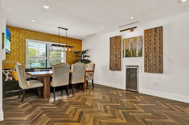 16416 NE 32nd Ave, North Miami Beach, FL 33160