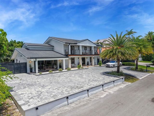 16416 NE 32nd Ave, North Miami Beach, FL 33160