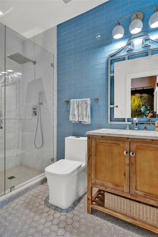 16416 NE 32nd Ave, North Miami Beach, FL 33160