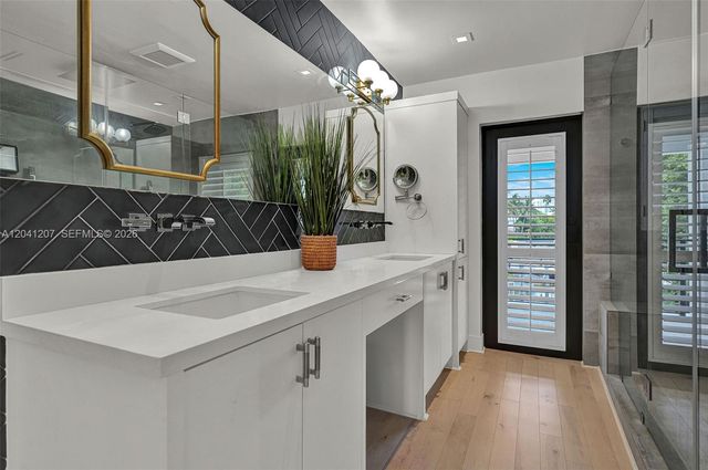 16416 NE 32nd Ave, North Miami Beach, FL 33160