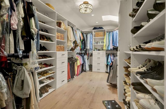 16416 NE 32nd Ave, North Miami Beach, FL 33160