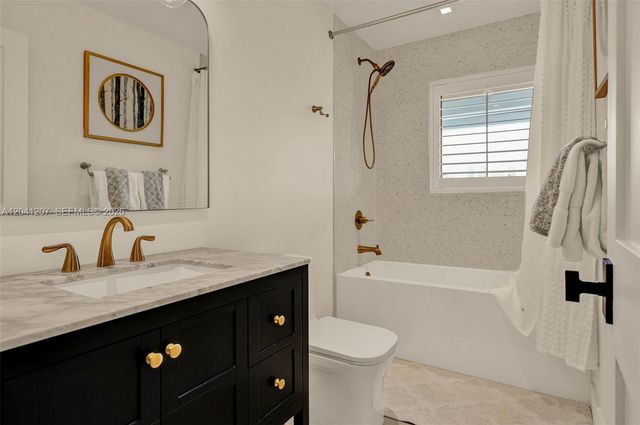 16416 NE 32nd Ave, North Miami Beach, FL 33160