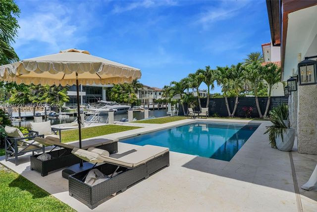 16416 NE 32nd Ave, North Miami Beach, FL 33160