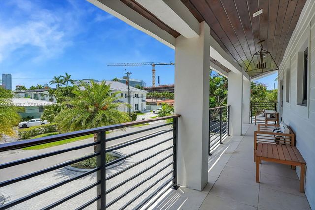 16416 NE 32nd Ave, North Miami Beach, FL 33160