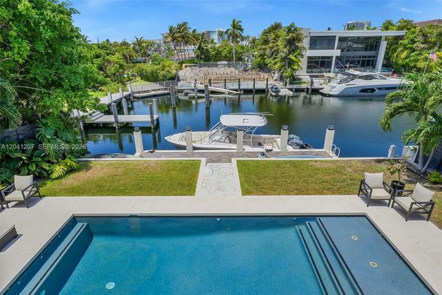 16416 NE 32nd Ave, North Miami Beach, FL 33160