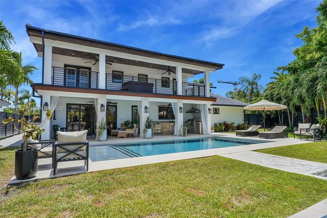 16416 NE 32nd Ave, North Miami Beach, FL 33160