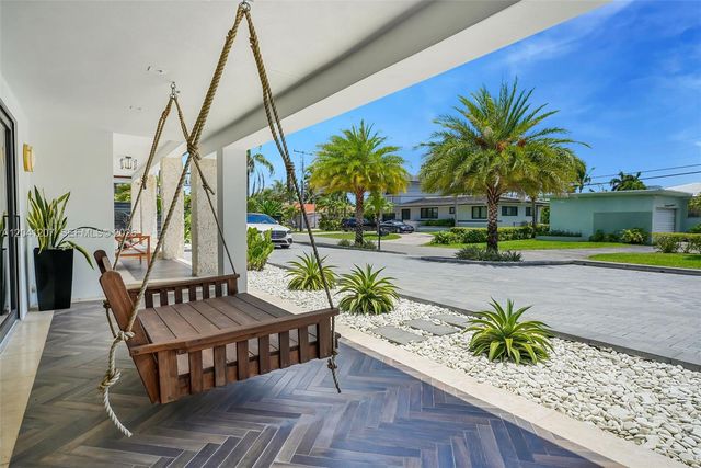 16416 NE 32nd Ave, North Miami Beach, FL 33160
