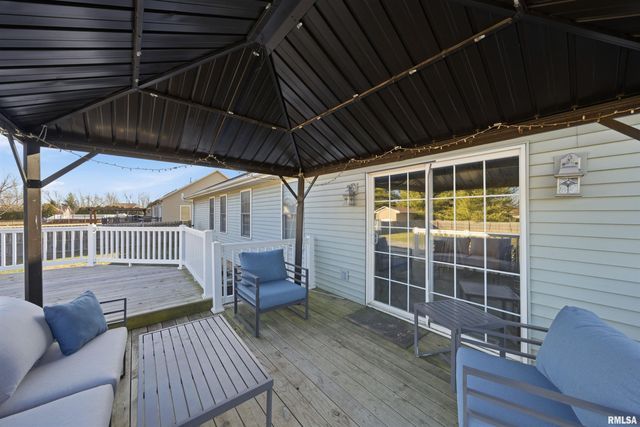 701 BUCKHAVEN Street, Pekin, IL 61554