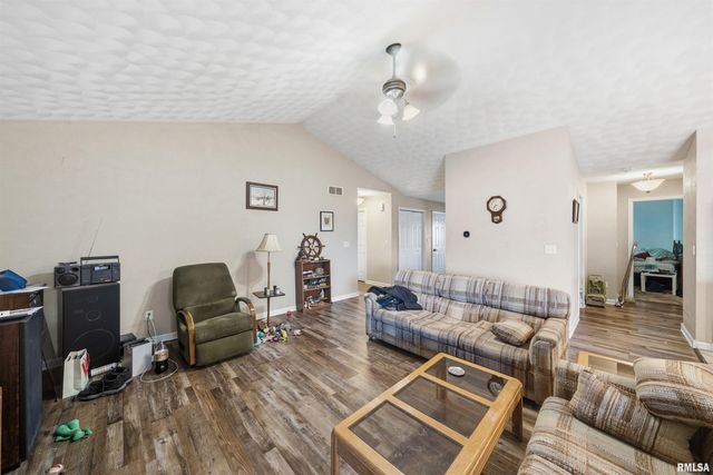 701 BUCKHAVEN Street, Pekin, IL 61554