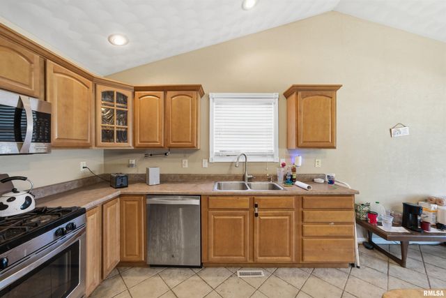 701 BUCKHAVEN Street, Pekin, IL 61554