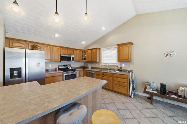 701 BUCKHAVEN Street, Pekin, IL 61554