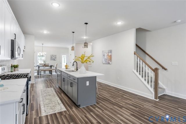 6404 Sanford Springs Cv, Midlothian, VA 23112