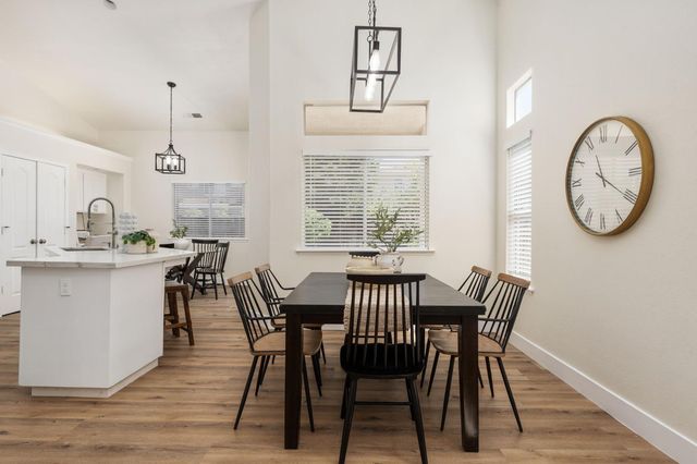 9808 N Whitney Avenue, Fresno, CA 93720