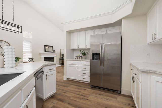 9808 N Whitney Avenue, Fresno, CA 93720