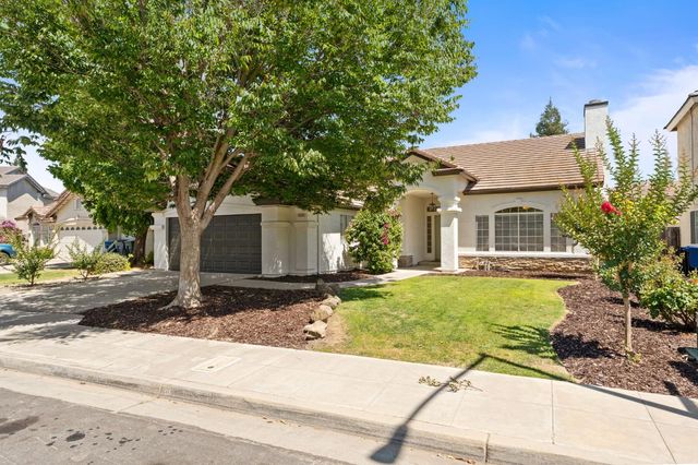9808 N Whitney Avenue, Fresno, CA 93720