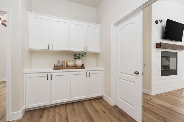 9808 N Whitney Avenue, Fresno, CA 93720