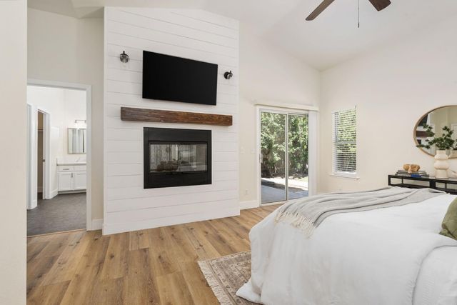 9808 N Whitney Avenue, Fresno, CA 93720