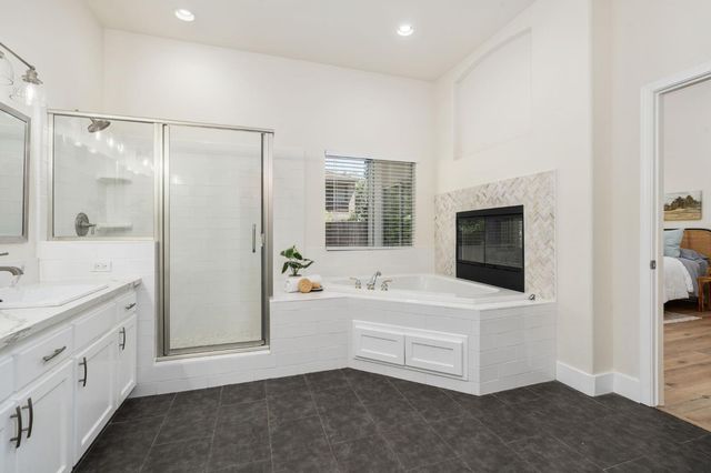 9808 N Whitney Avenue, Fresno, CA 93720
