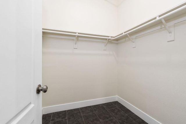 9808 N Whitney Avenue, Fresno, CA 93720