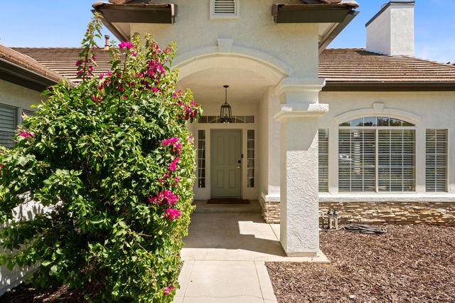 9808 N Whitney Avenue, Fresno, CA 93720