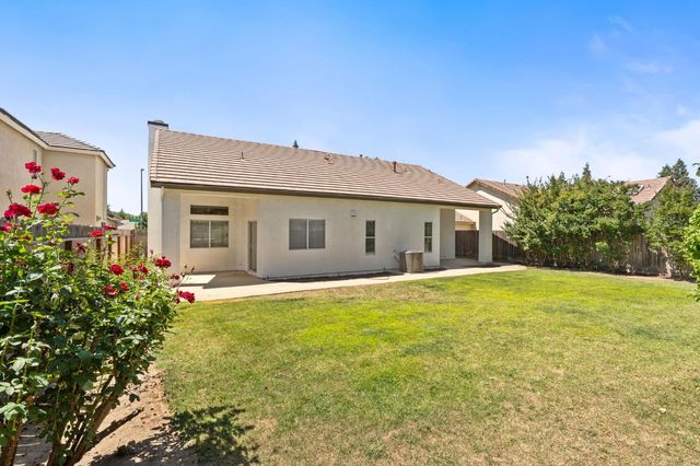 9808 N Whitney Avenue, Fresno, CA 93720
