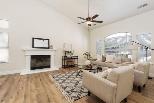 9808 N Whitney Avenue, Fresno, CA 93720