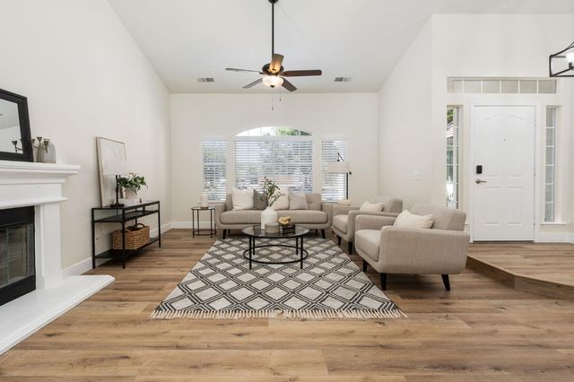 9808 N Whitney Avenue, Fresno, CA 93720