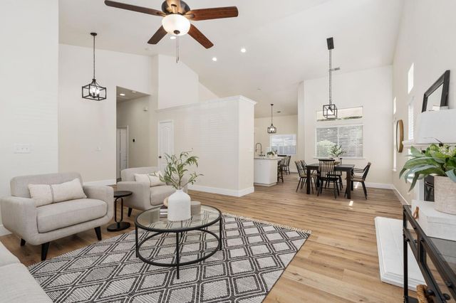 9808 N Whitney Avenue, Fresno, CA 93720