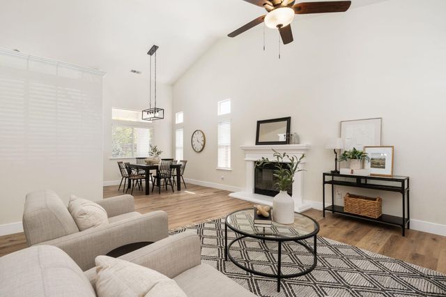 9808 N Whitney Avenue, Fresno, CA 93720