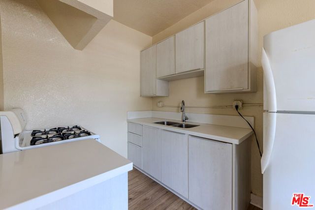 661 Shatto Place 301, Los Angeles, CA 90005
