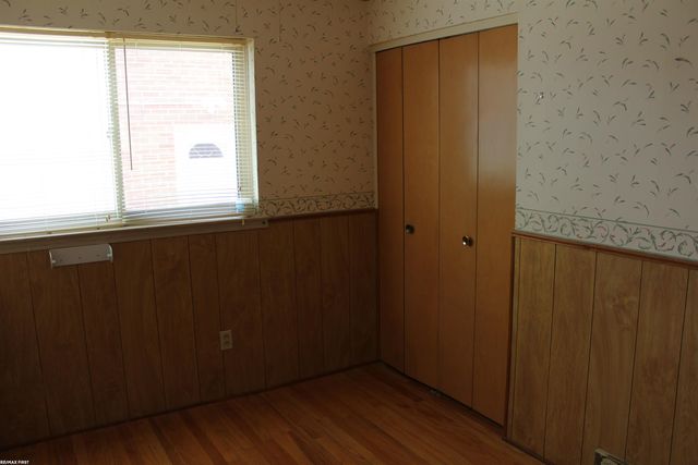 21004 Saint Gertrude Street, St Clair Shores, MI 48081