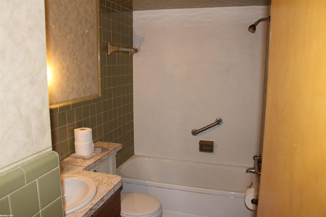 21004 Saint Gertrude Street, St Clair Shores, MI 48081