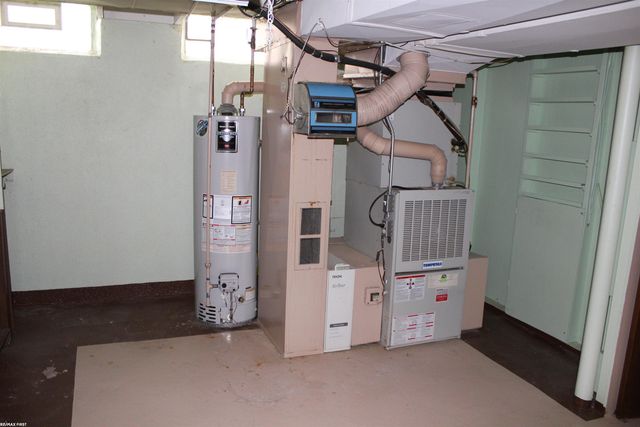 21004 Saint Gertrude Street, St Clair Shores, MI 48081